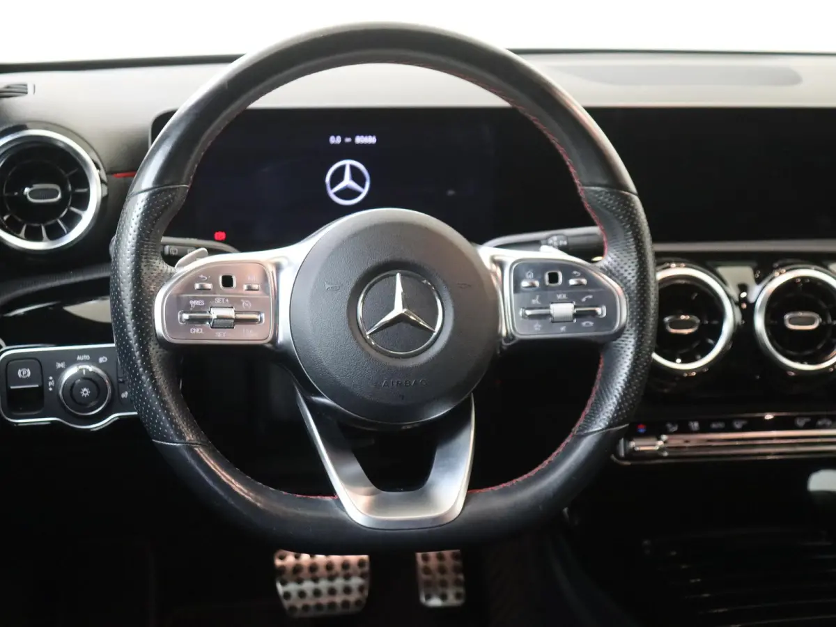 180 Business Solution AMG /Achteruitrijcamera /Stoelverwarming /18 Inch