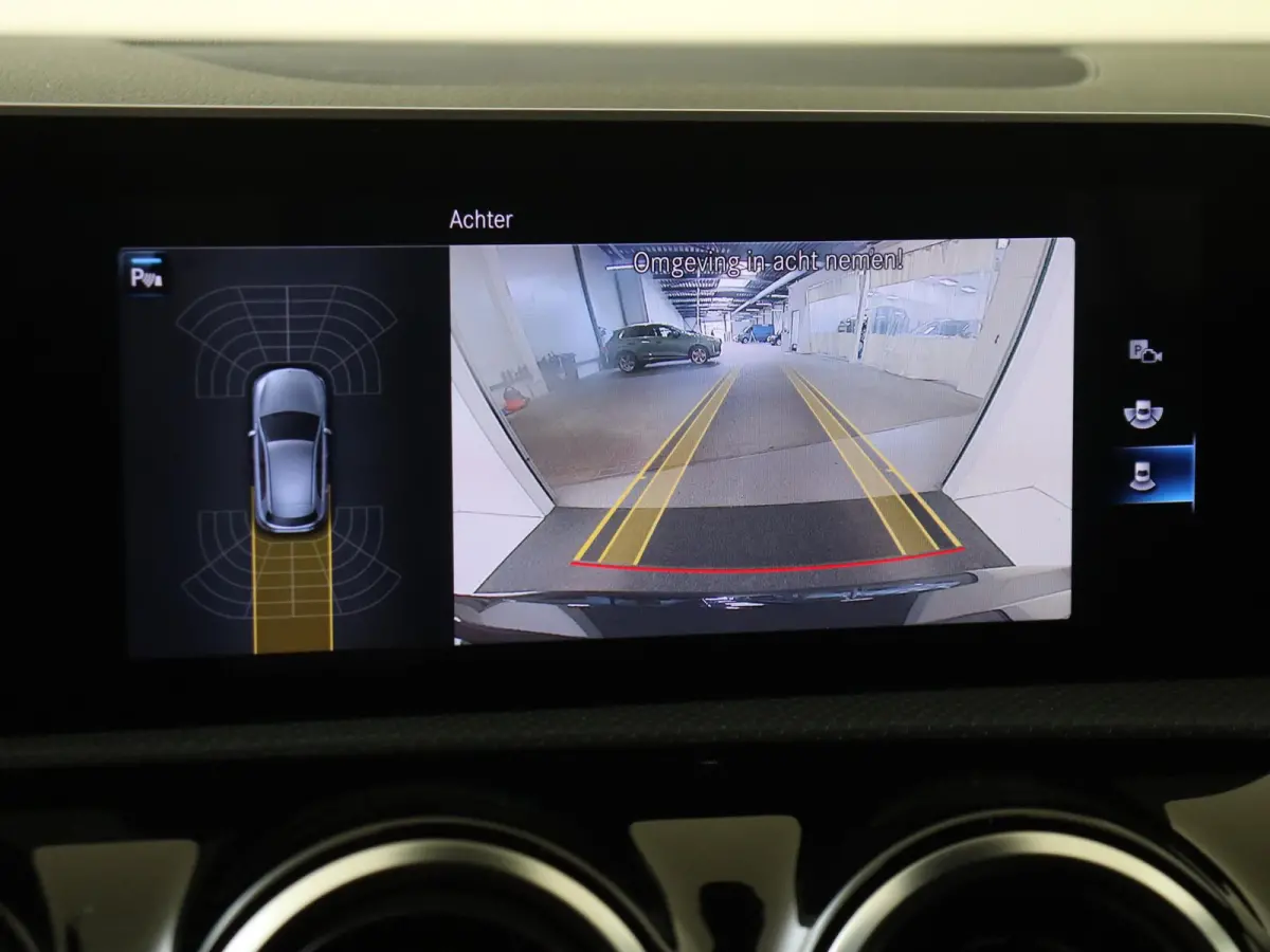 180 Business Solution AMG /Achteruitrijcamera /Stoelverwarming /18 Inch