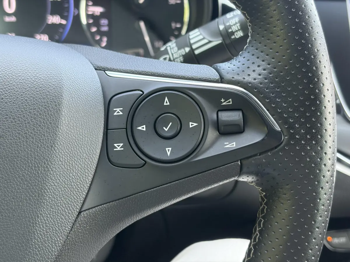 1.2 Ultimate 146pk,Camera,Keyless,Carplay,6 Bak,Afn Trekhaak,Stoelverw,Lm velgen,Alcantara-Leder,Dealer Onderhouden,Clima,Cruise,Dodehoek,Rijstrooksensor,N.A.P,PDc V+A,Apk tot 07-2028