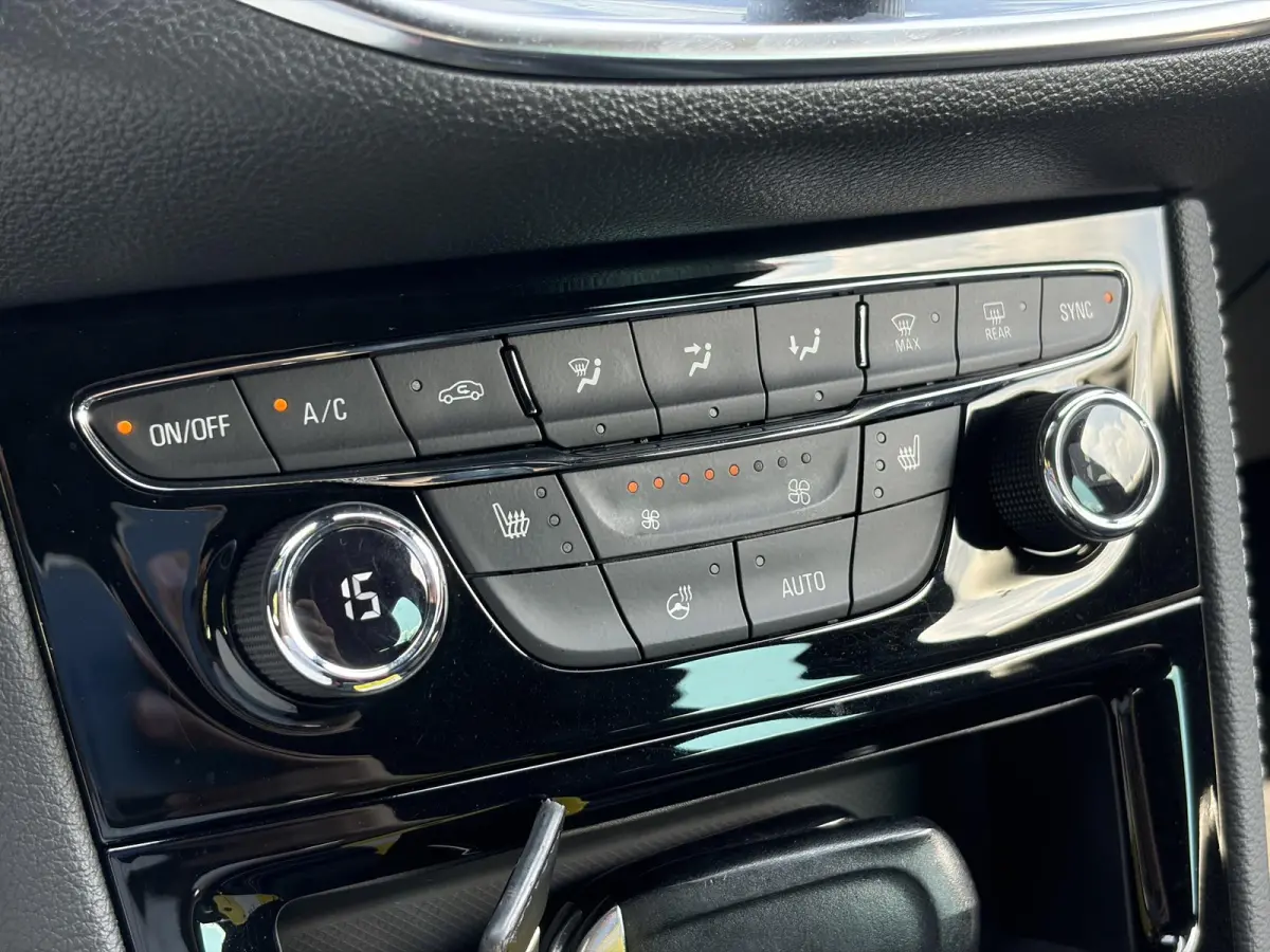 1.2 Ultimate 146pk,Camera,Keyless,Carplay,6 Bak,Afn Trekhaak,Stoelverw,Lm velgen,Alcantara-Leder,Dealer Onderhouden,Clima,Cruise,Dodehoek,Rijstrooksensor,N.A.P,PDc V+A,Apk tot 07-2028
