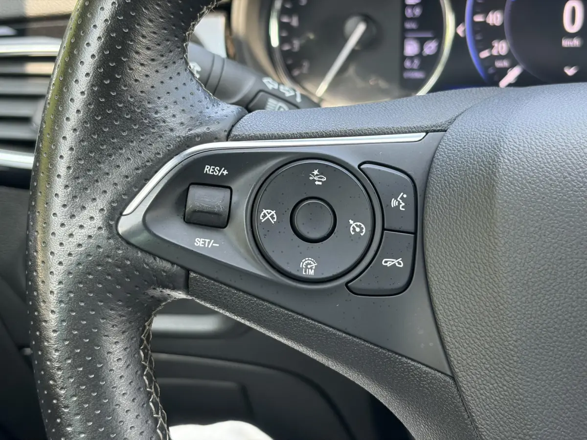 1.2 Ultimate 146pk,Camera,Keyless,Carplay,6 Bak,Afn Trekhaak,Stoelverw,Lm velgen,Alcantara-Leder,Dealer Onderhouden,Clima,Cruise,Dodehoek,Rijstrooksensor,N.A.P,PDc V+A,Apk tot 07-2028
