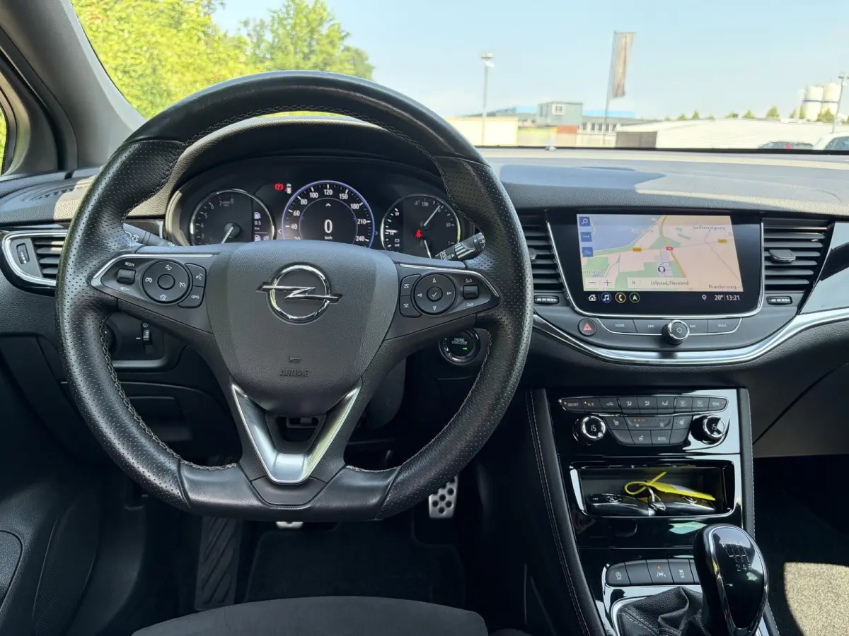 1.2 Ultimate 146pk,Camera,Keyless,Carplay,6 Bak,Afn Trekhaak,Stoelverw,Lm velgen,Alcantara-Leder,Dealer Onderhouden,Clima,Cruise,Dodehoek,Rijstrooksensor,N.A.P,PDc V+A,Apk tot 07-2028