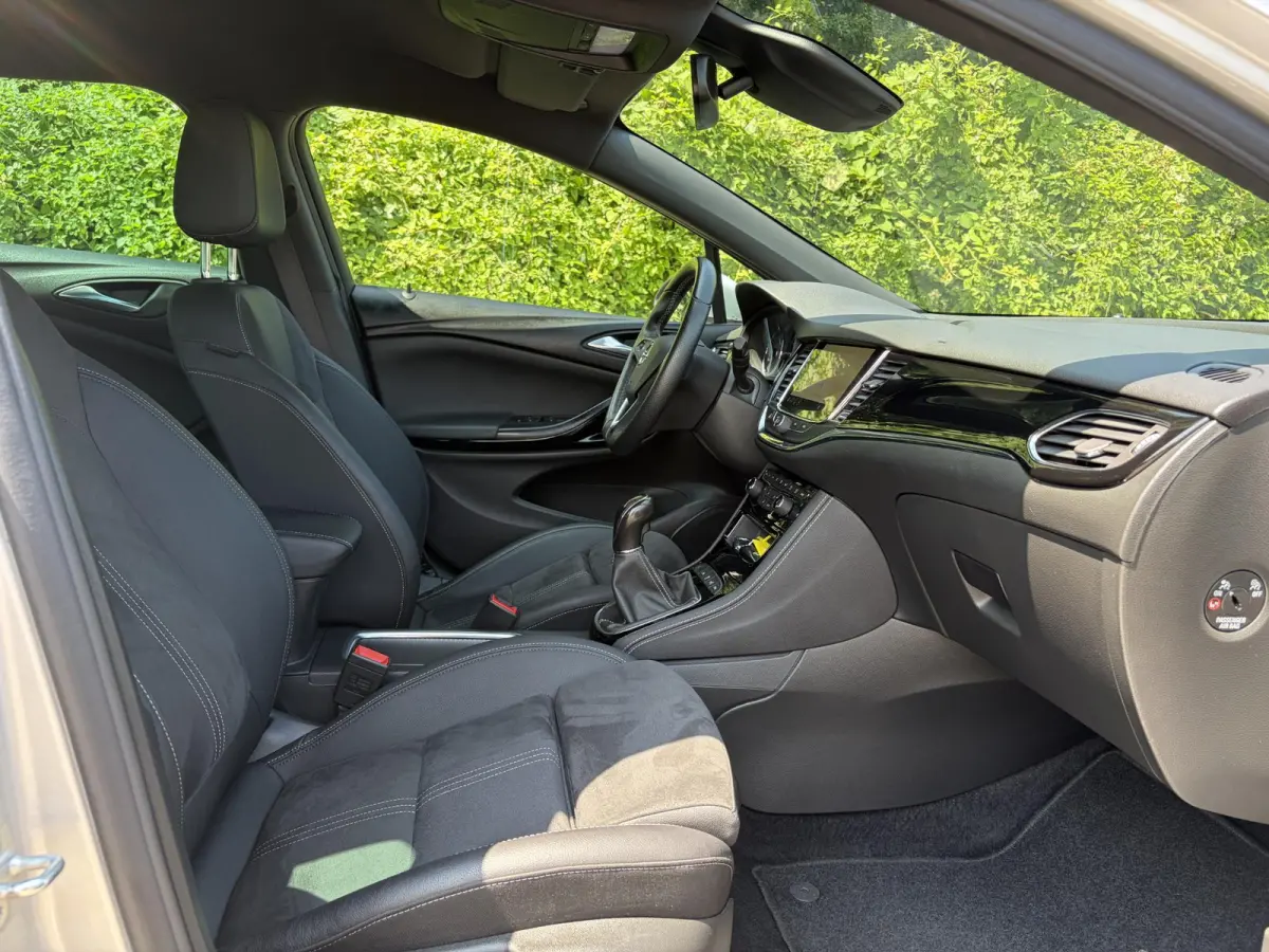 1.2 Ultimate 146pk,Camera,Keyless,Carplay,6 Bak,Afn Trekhaak,Stoelverw,Lm velgen,Alcantara-Leder,Dealer Onderhouden,Clima,Cruise,Dodehoek,Rijstrooksensor,N.A.P,PDc V+A,Apk tot 07-2028