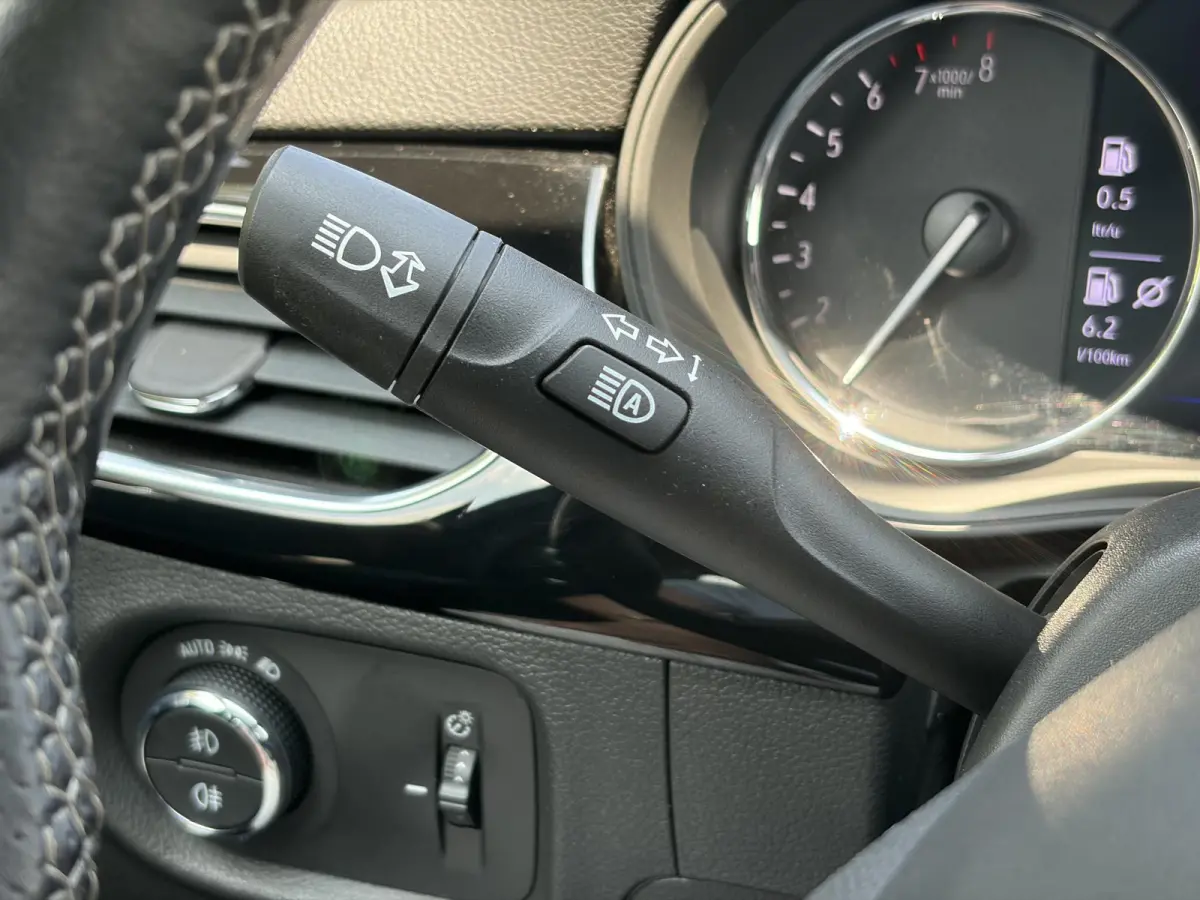 1.2 Ultimate 146pk,Camera,Keyless,Carplay,6 Bak,Afn Trekhaak,Stoelverw,Lm velgen,Alcantara-Leder,Dealer Onderhouden,Clima,Cruise,Dodehoek,Rijstrooksensor,N.A.P,PDc V+A,Apk tot 07-2028