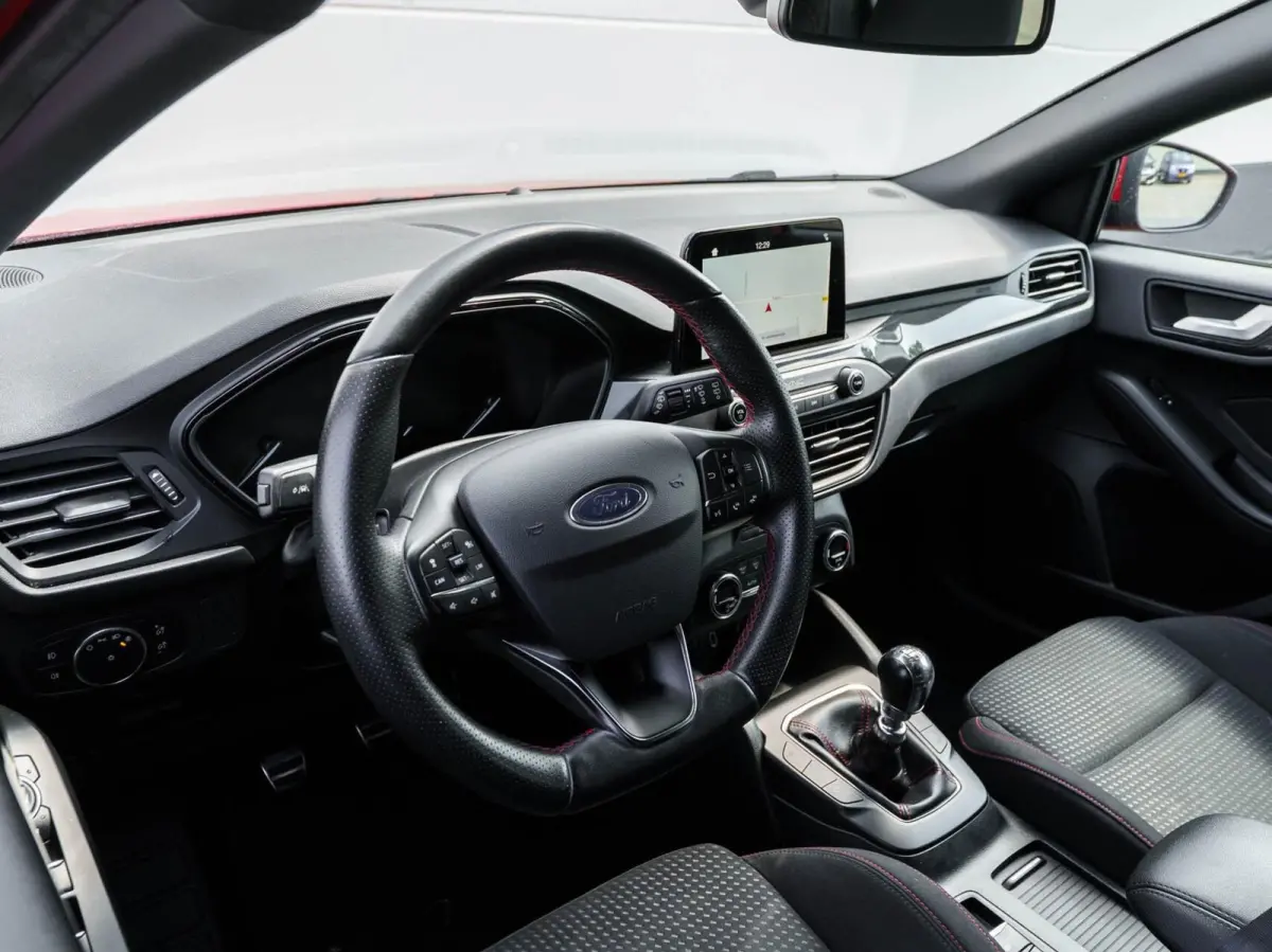 1.0 125pk EcoBoost ST Line Business | Carplay | 2x PDC | Adaptieve cruise | 18" Velgen