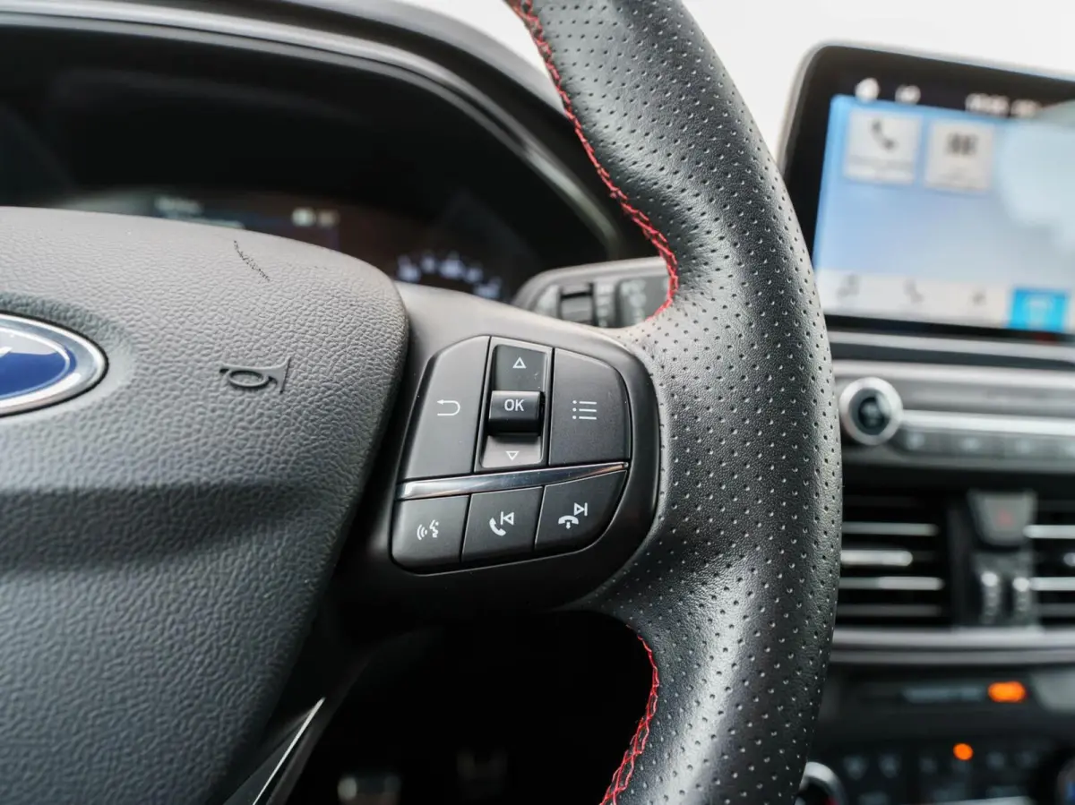 1.0 125pk EcoBoost ST Line Business | Carplay | 2x PDC | Adaptieve cruise | 18" Velgen