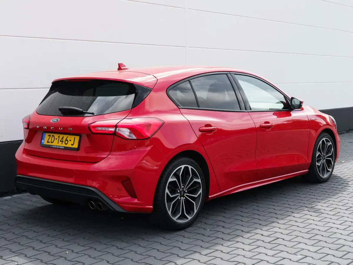 1.0 125pk EcoBoost ST Line Business | Carplay | 2x PDC | Adaptieve cruise | 18" Velgen