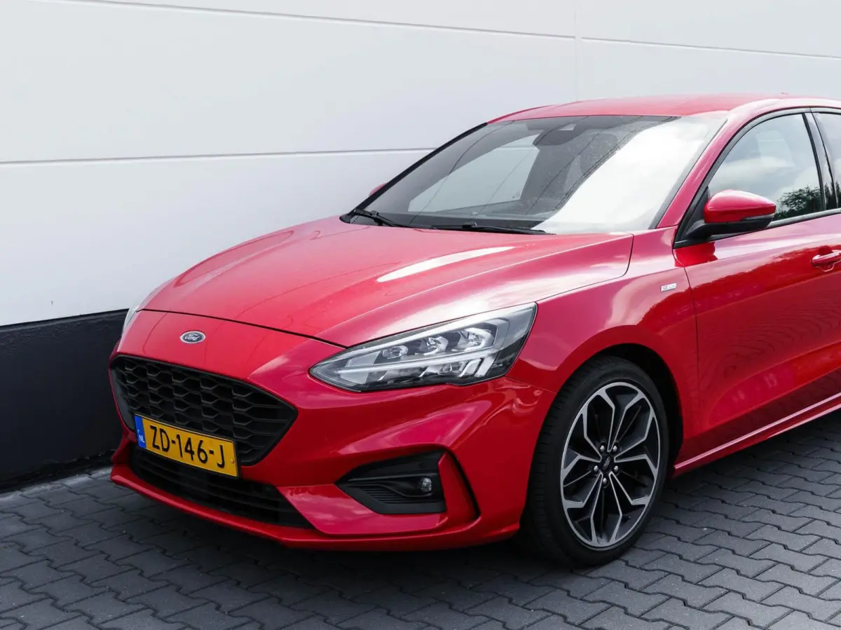 1.0 125pk EcoBoost ST Line Business | Carplay | 2x PDC | Adaptieve cruise | 18" Velgen