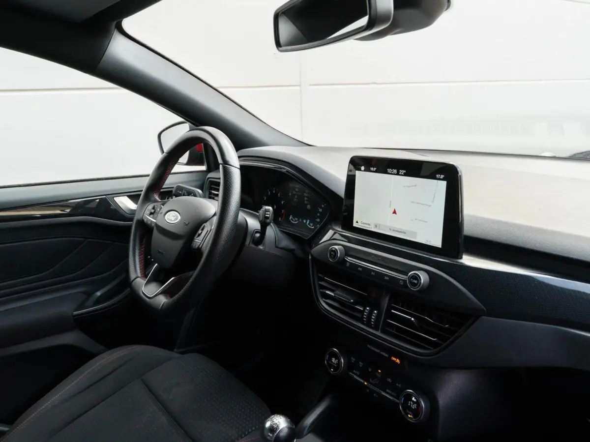 1.0 125pk EcoBoost ST Line Business | Carplay | 2x PDC | Adaptieve cruise | 18" Velgen