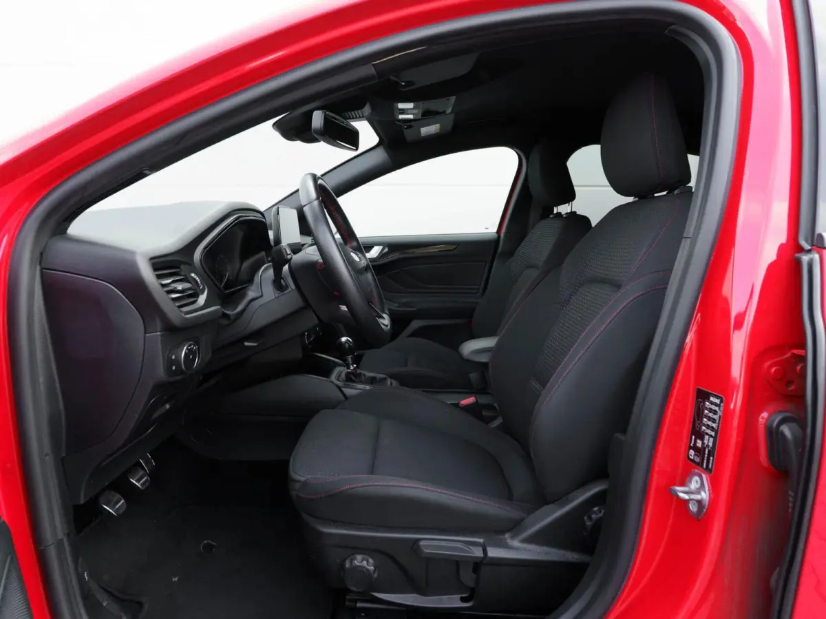 1.0 125pk EcoBoost ST Line Business | Carplay | 2x PDC | Adaptieve cruise | 18" Velgen