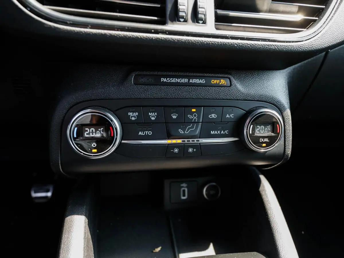 1.0 125pk EcoBoost ST Line Business | Carplay | 2x PDC | Adaptieve cruise | 18" Velgen