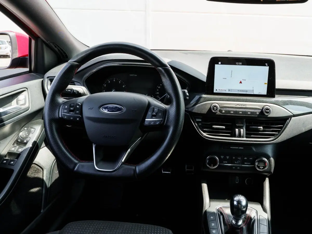 1.0 125pk EcoBoost ST Line Business | Carplay | 2x PDC | Adaptieve cruise | 18" Velgen
