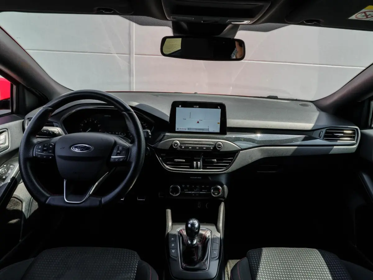 1.0 125pk EcoBoost ST Line Business | Carplay | 2x PDC | Adaptieve cruise | 18" Velgen