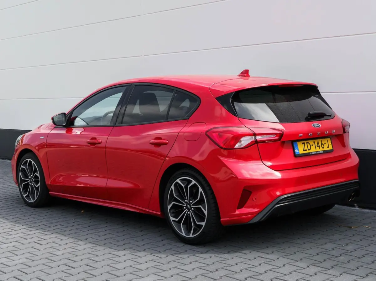 1.0 125pk EcoBoost ST Line Business | Carplay | 2x PDC | Adaptieve cruise | 18" Velgen