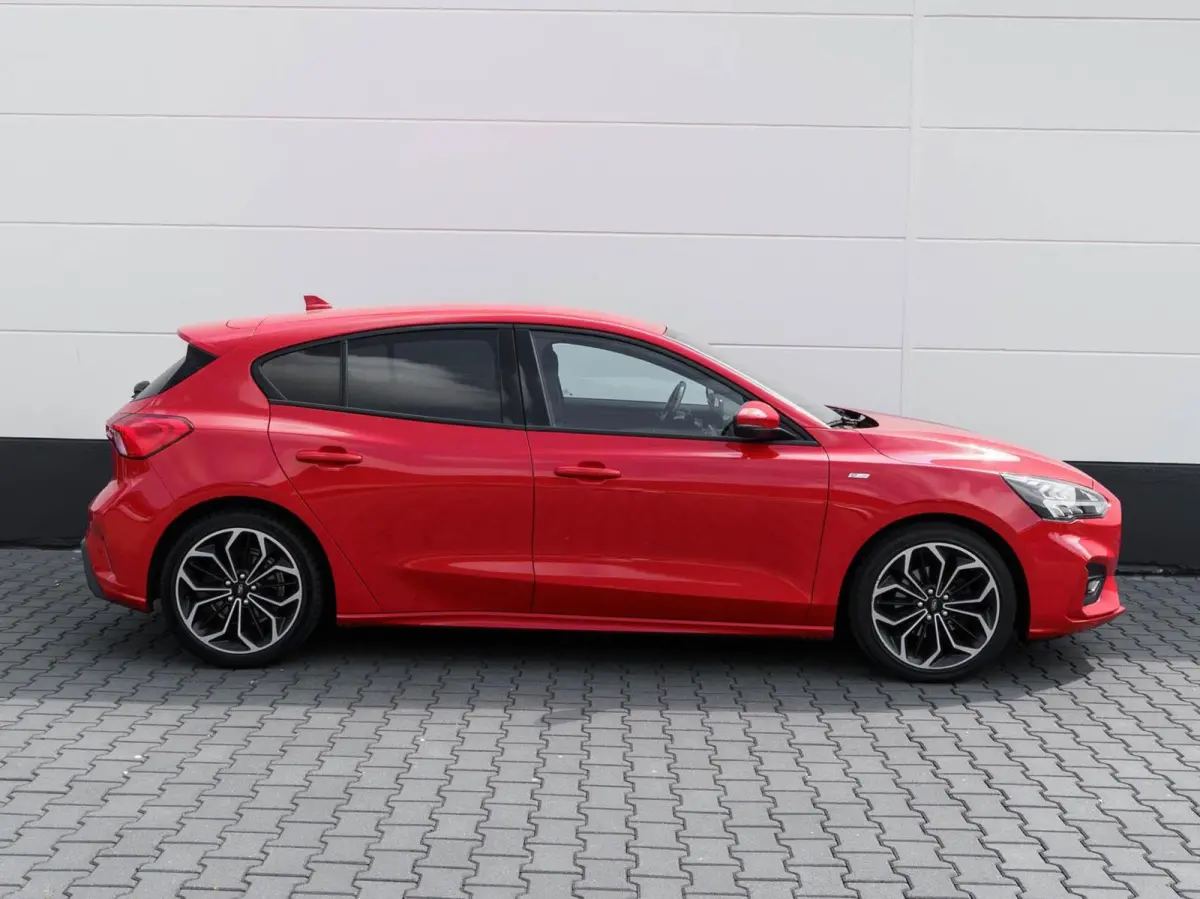 1.0 125pk EcoBoost ST Line Business | Carplay | 2x PDC | Adaptieve cruise | 18" Velgen