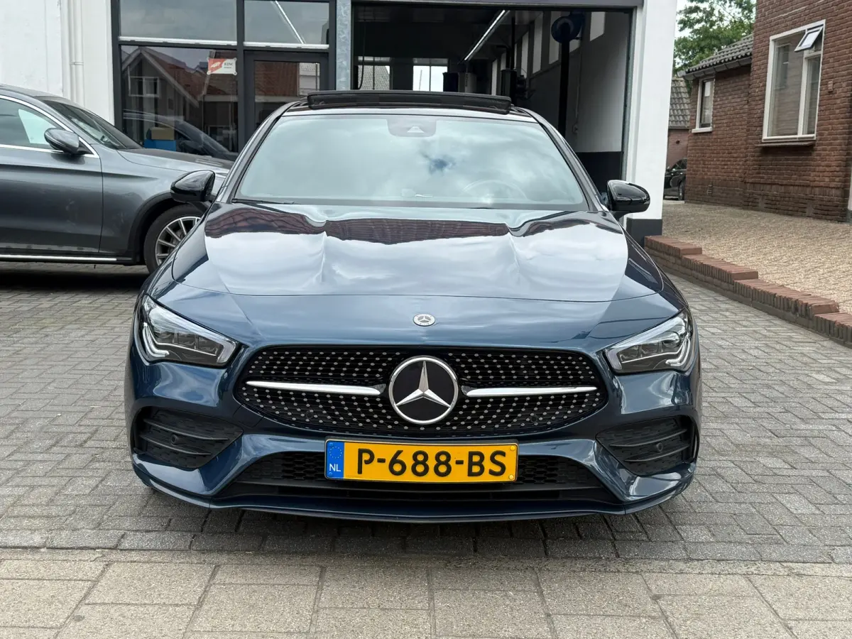 180 Business Solution AMG, Panoramadak,Navigatie,Stoelverwarming,Climate control