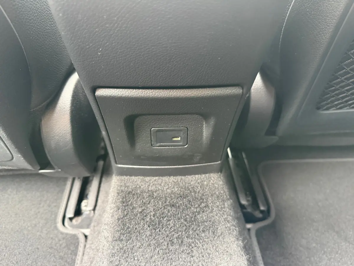 180 Business Solution AMG,NL-auto,Panoramadak,Ambient,Stoelverwarming,Navigatie