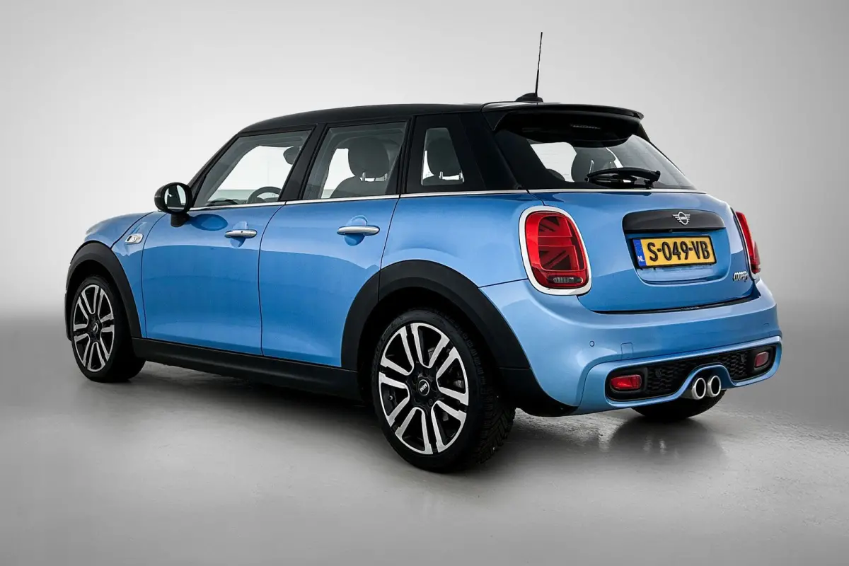 2.0 Cooper S Chili LAGE KM!! | 192PK | Carplay | JCW Stuur | AchterCam | Goed onderH | Etc