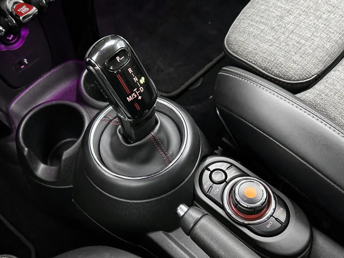 2.0 Cooper S Chili LAGE KM!! | 192PK | Carplay | JCW Stuur | AchterCam | Goed onderH | Etc
