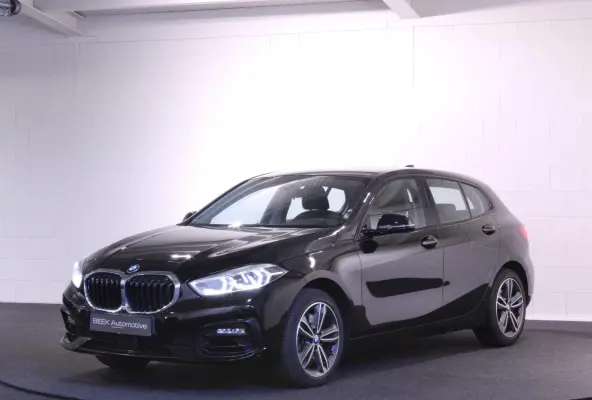 120i Sport Line | PDC | Stoelverwarming | Apple CarPlay