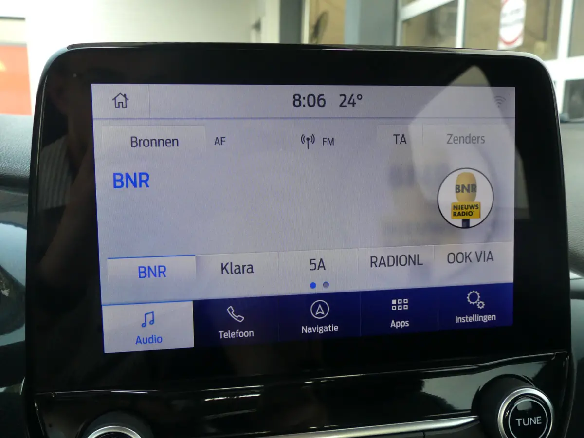 1.0 EcoBoost Titanium | CAMERA | PARKEERSENSOREN V+A | CRUISE | APPLE CARPLAY / ANDROID AUTO | NAVI | LMV 17" | LED |