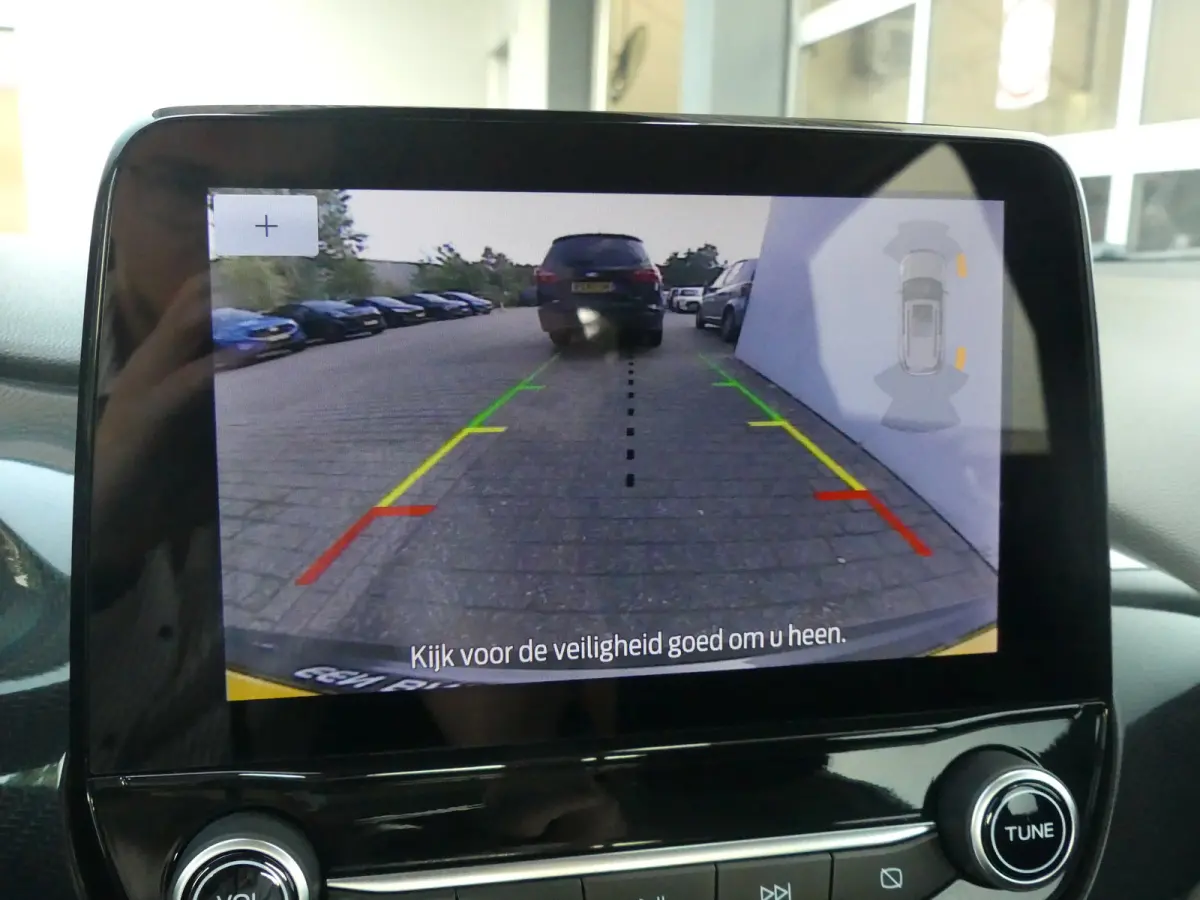 1.0 EcoBoost Titanium | CAMERA | PARKEERSENSOREN V+A | CRUISE | APPLE CARPLAY / ANDROID AUTO | NAVI | LMV 17" | LED |