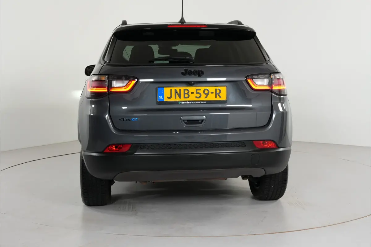 4xe 240 pk PHEV | ACC | Camera | Navi | Apple/Android | Stl. verw. | Lane assist |
