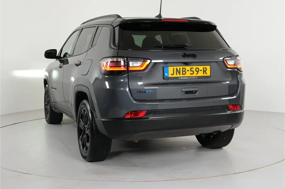 4xe 240 pk PHEV | ACC | Camera | Navi | Apple/Android | Stl. verw. | Lane assist |