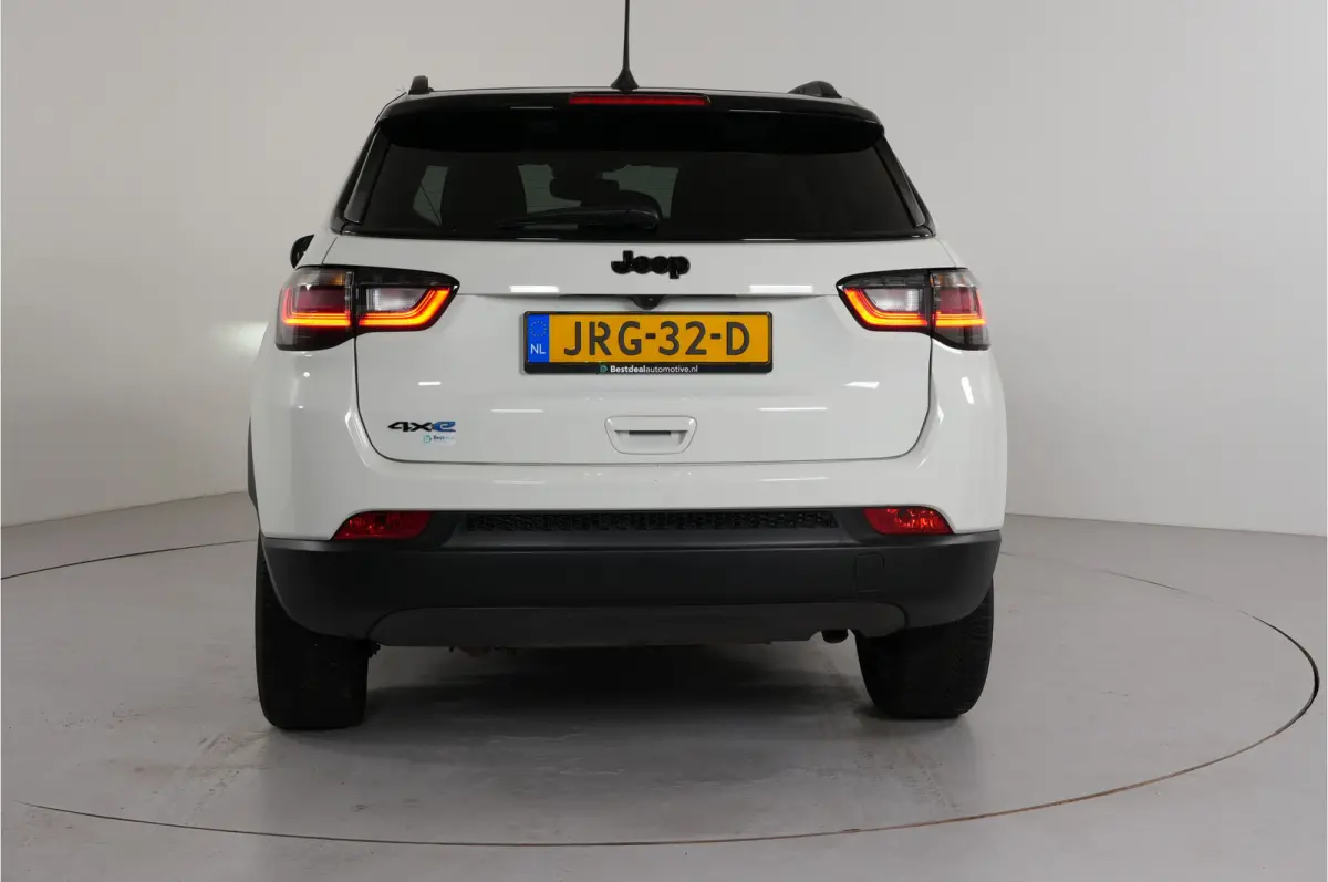 4xe 240 pk PHEV | ACC | Camera | Navi | Apple/Android | Stl. verw. | Lane assist |