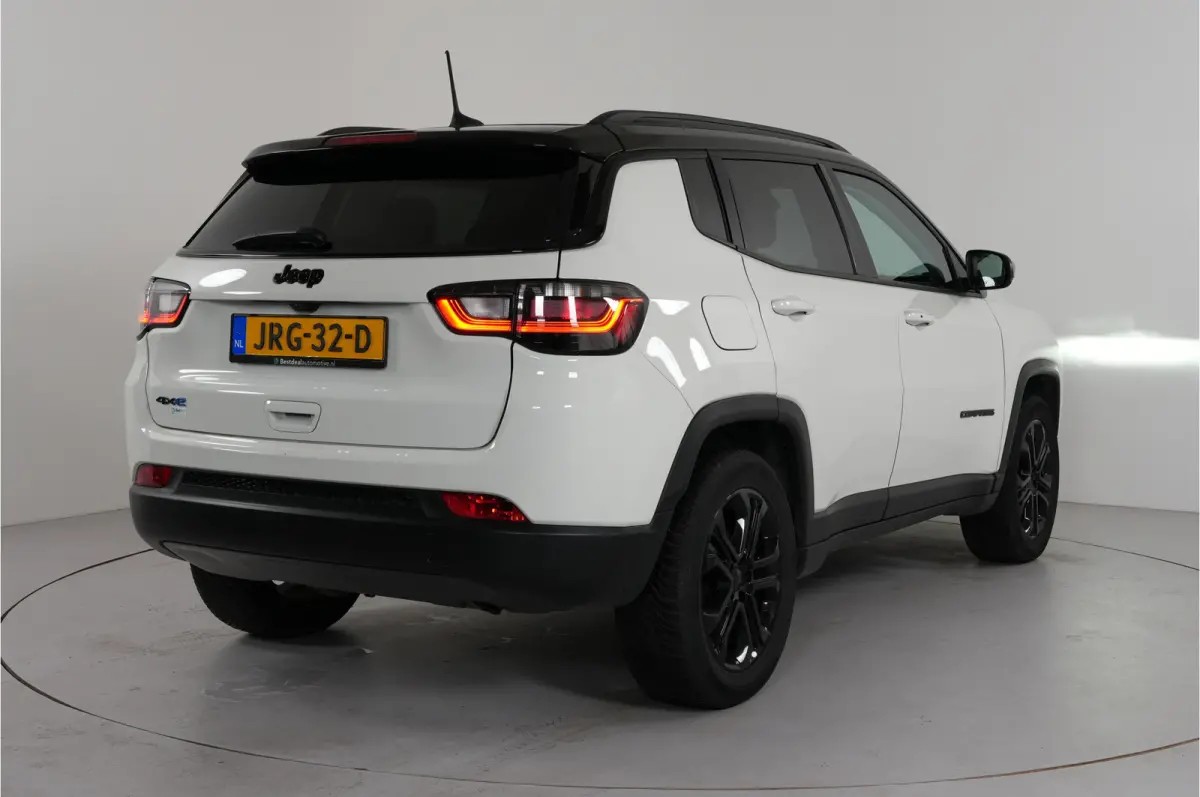 4xe 240 pk PHEV | ACC | Camera | Navi | Apple/Android | Stl. verw. | Lane assist |
