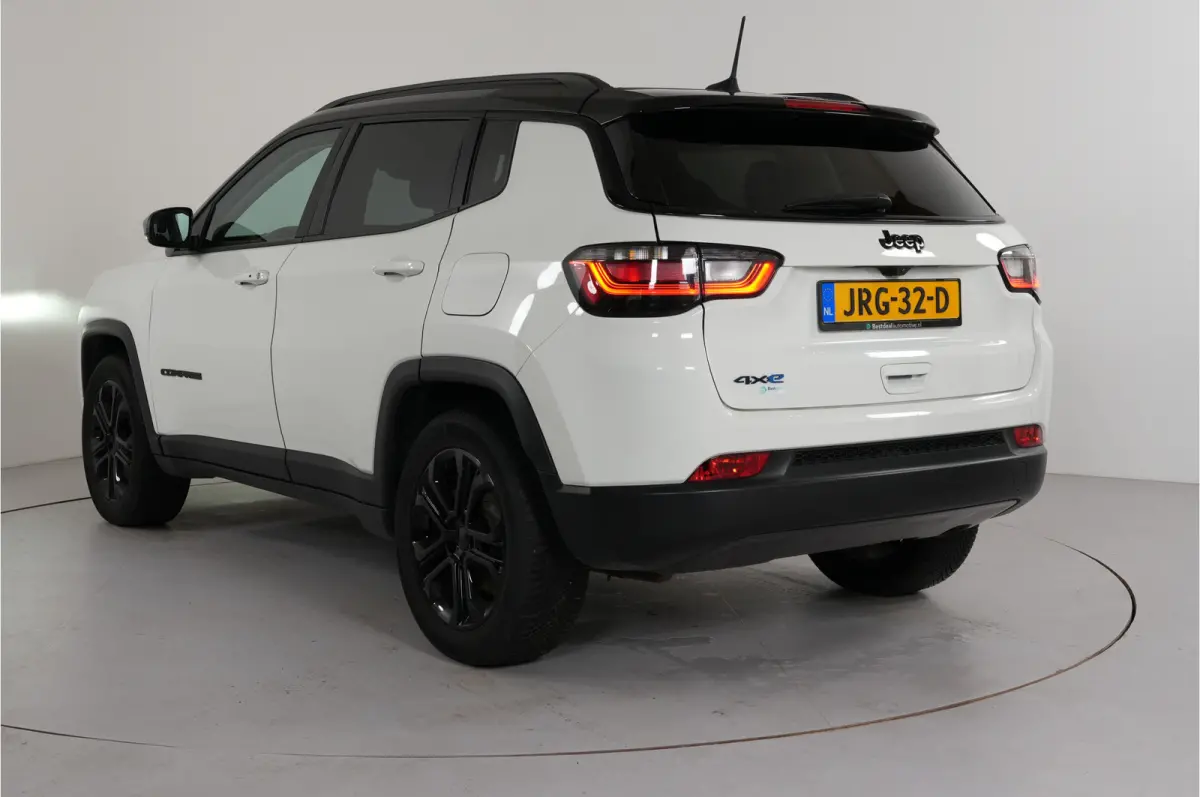 4xe 240 pk PHEV | ACC | Camera | Navi | Apple/Android | Stl. verw. | Lane assist |