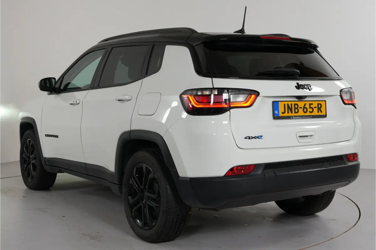 4xe 240 pk PHEV | ACC | Camera | Navi | Apple/Android | Lane assist |