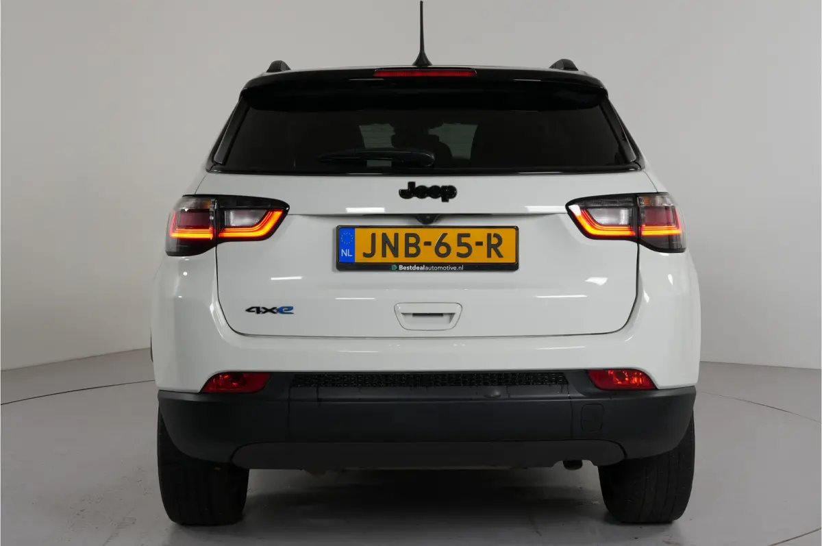 4xe 240 pk PHEV | ACC | Camera | Navi | Apple/Android | Lane assist |