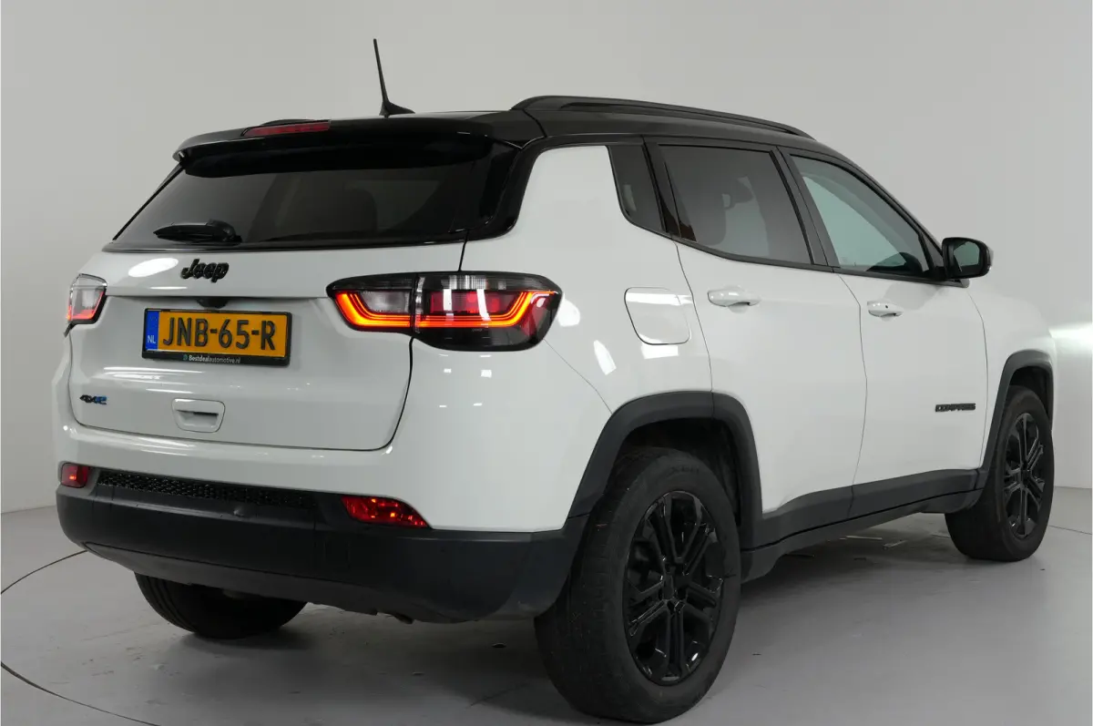 4xe 240 pk PHEV | ACC | Camera | Navi | Apple/Android | Lane assist |