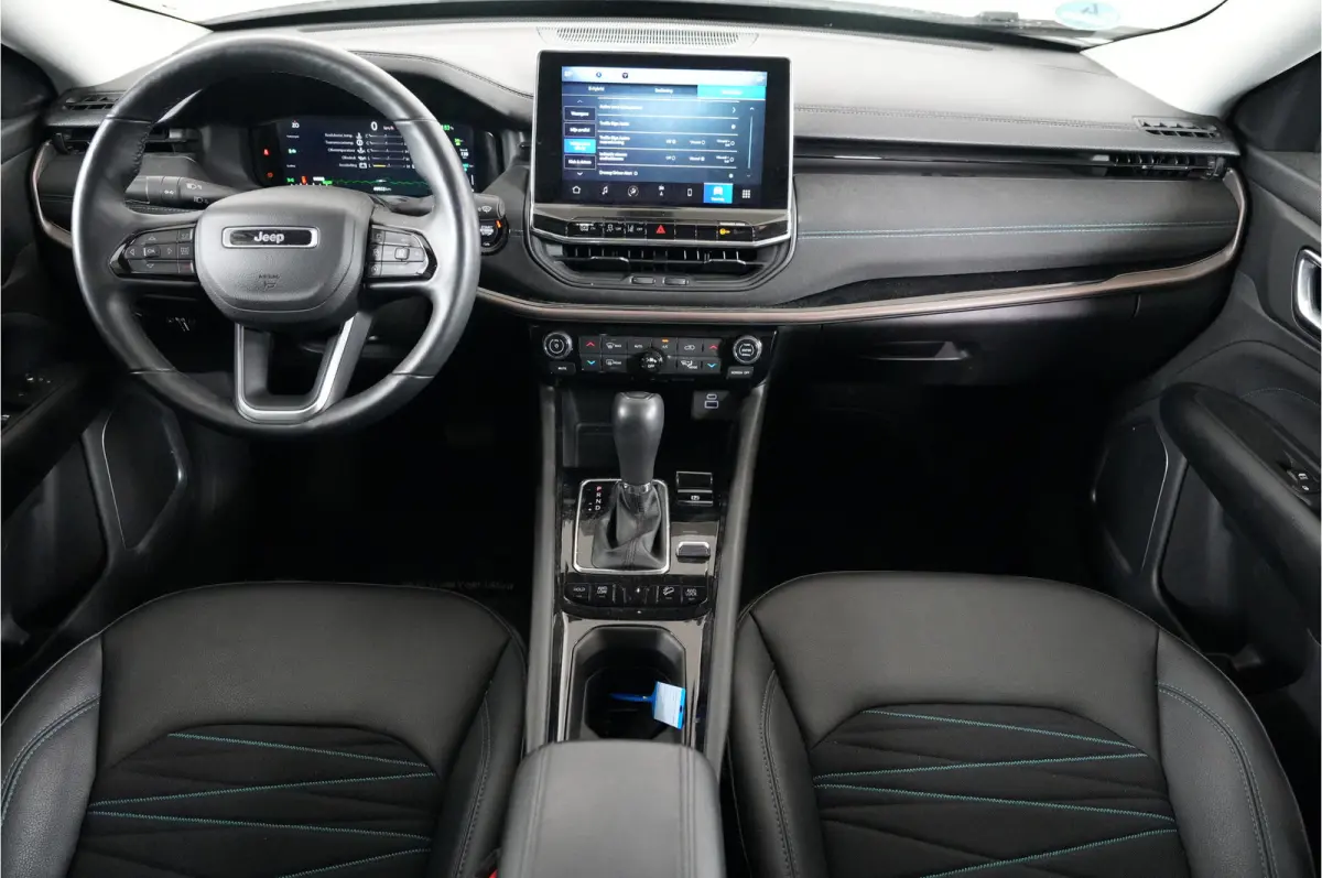 4xe 240 pk PHEV | ACC | Camera | Navi | Apple/Android | Lane assist |