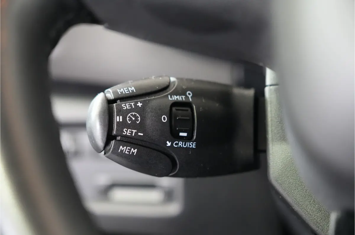 1.2 PureTech | Trekhaak | Camera | Navi | Cruise | Dodehoek | Apple/Android |