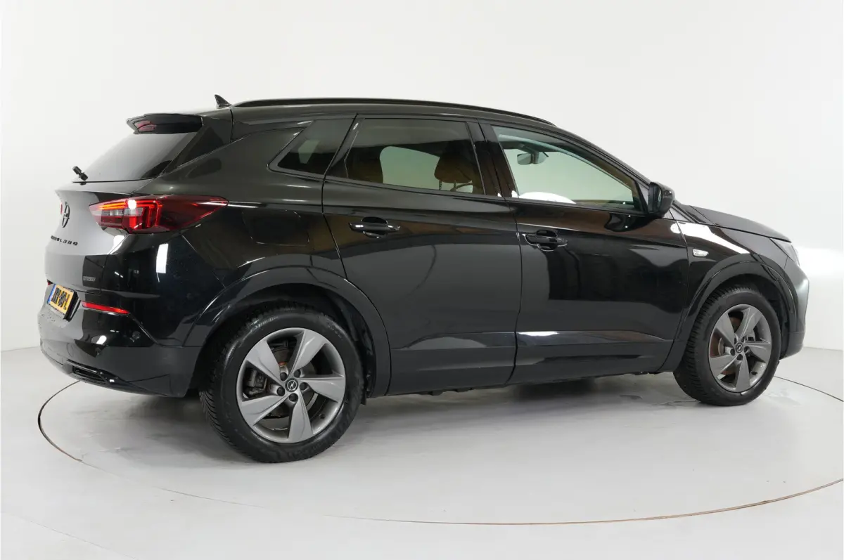 1.6 Turbo GS Line 225 pk PHEV | Stl. verw. | 360° Cam | Stl. verw. | El. achterklep | Dodehoek | Inparkeer | Cruise Adaptief |