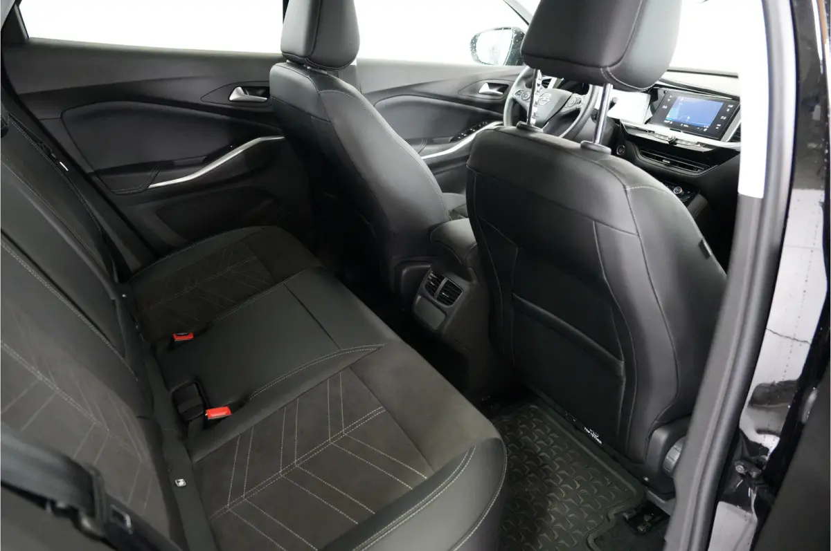 1.6 Turbo GS Line 225 pk PHEV | SOH 100% | 360 Cam | Stl. verw. | El. achterklep | Adaptive Cruise |