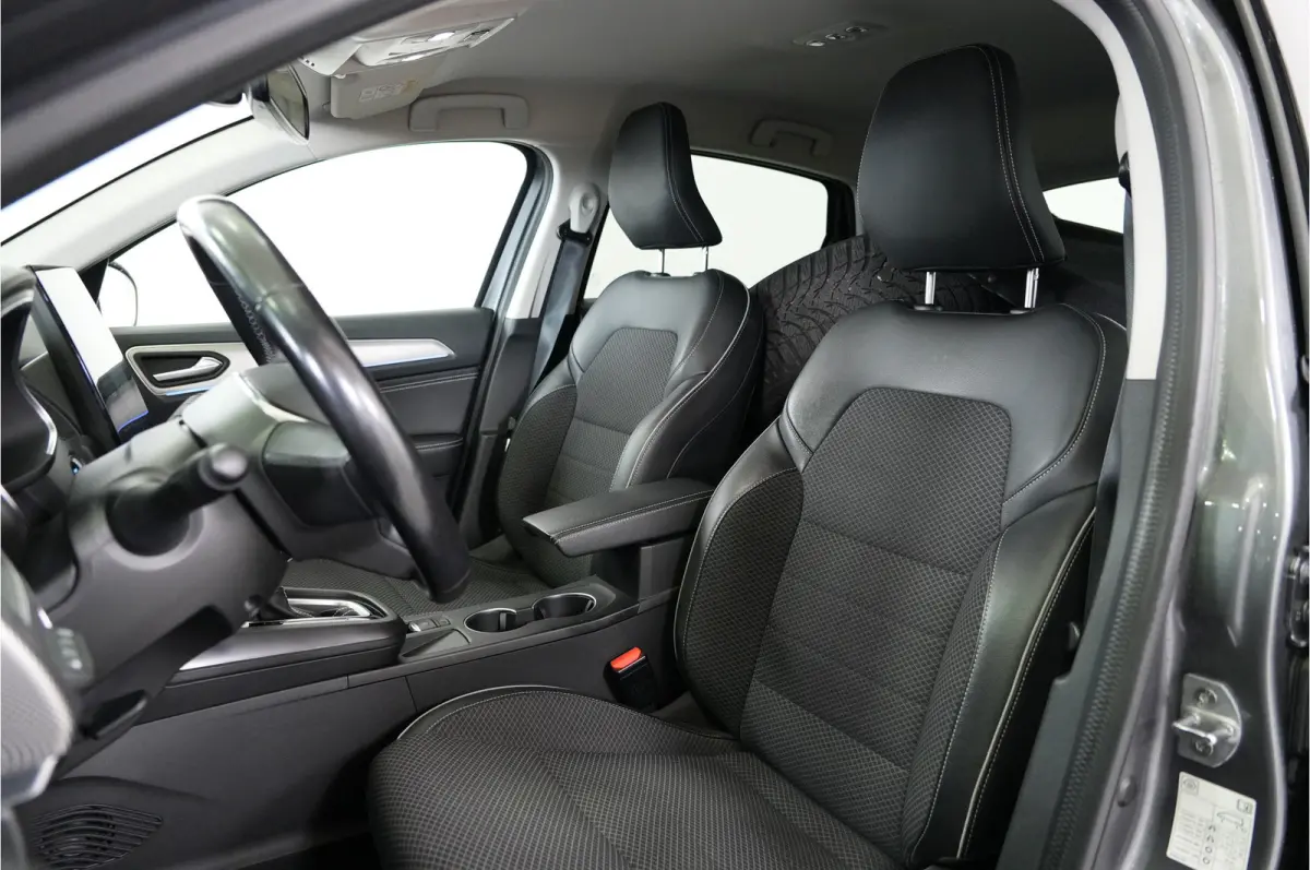 1.6 E-Tech Hybrid 145 Esprit Alpine | Stl. verw. | Camera | Keyless | Apple/Android |