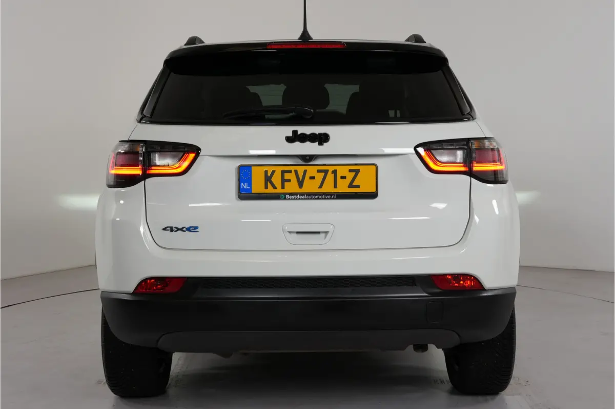 4xe 240 pk PHEV | ACC | Camera | Navi | Apple/Android | Stl. verw. | Lane assist |