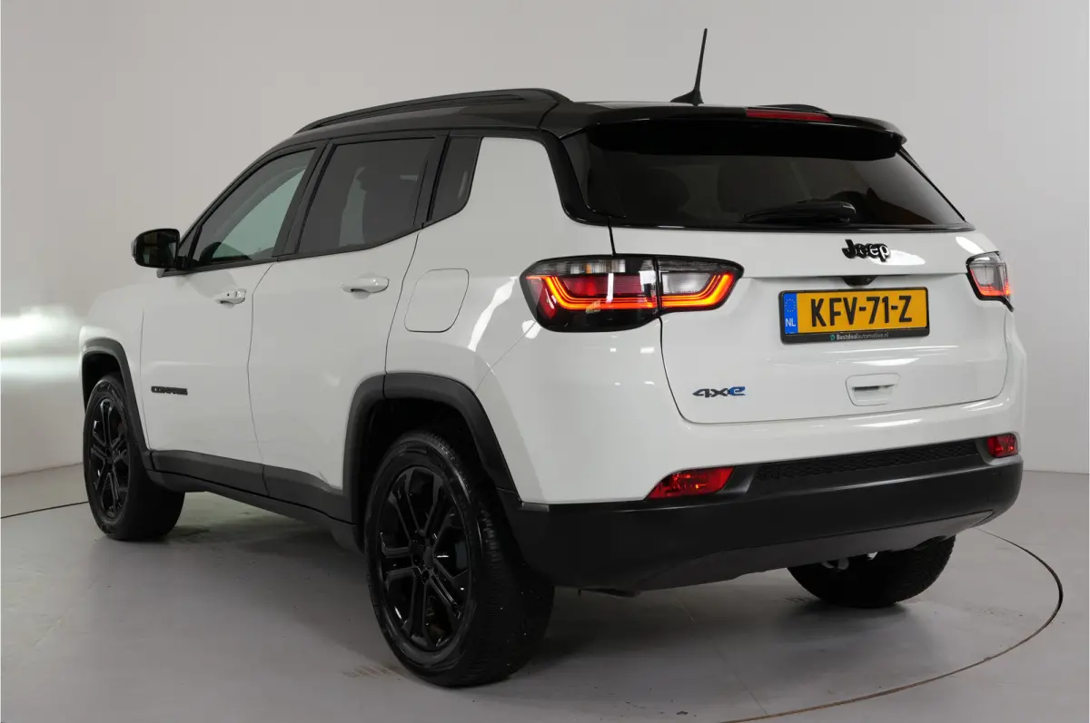 4xe 240 pk PHEV | ACC | Camera | Navi | Apple/Android | Stl. verw. | Lane assist |