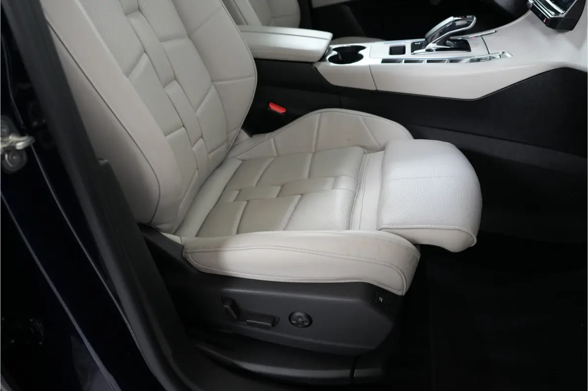 E-Tense 4x4 La Première 360 pk PHEV | SOH 96% | Pano | Massage | Nachtzicht | Focal | 360° Cam | Nappa |