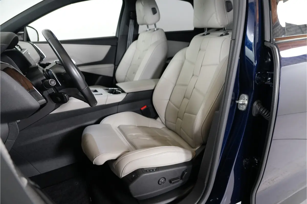 E-Tense 4x4 La Première 360 pk PHEV | SOH 96% | Pano | Massage | Nachtzicht | Focal | 360° Cam | Nappa |