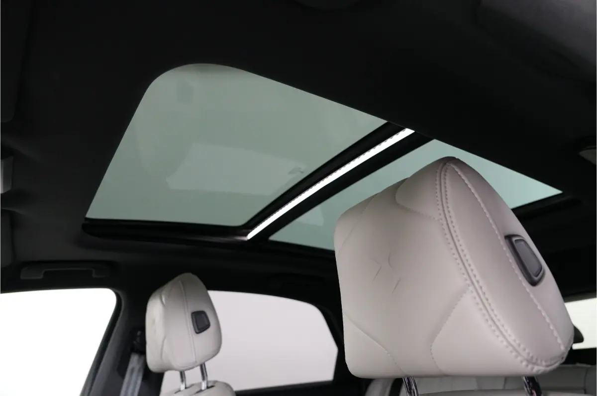E-Tense 4x4 La Première 360 pk PHEV | SOH 96% | Pano | Massage | Nachtzicht | Focal | 360° Cam | Nappa |