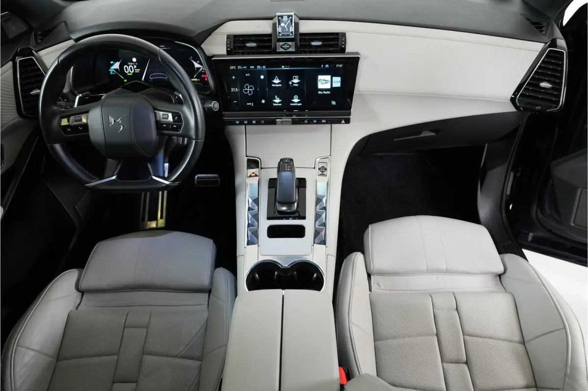 E-Tense 4x4 La Première 360 pk PHEV | SOH 96% | Pano | Massage | Nachtzicht | Focal | 360° Cam | Nappa |
