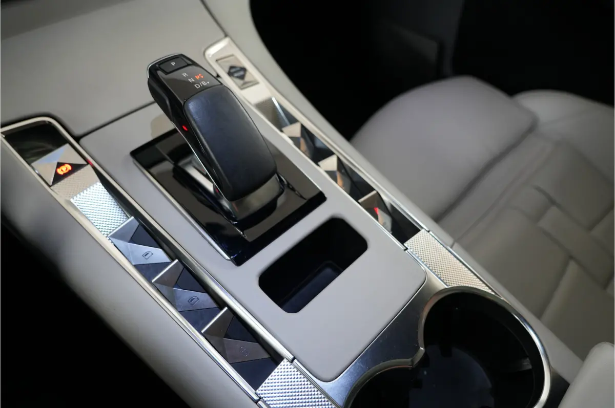 E-Tense 4x4 La Première 360 pk PHEV | SOH 96% | Pano | Massage | Nachtzicht | Focal | 360° Cam | Nappa |