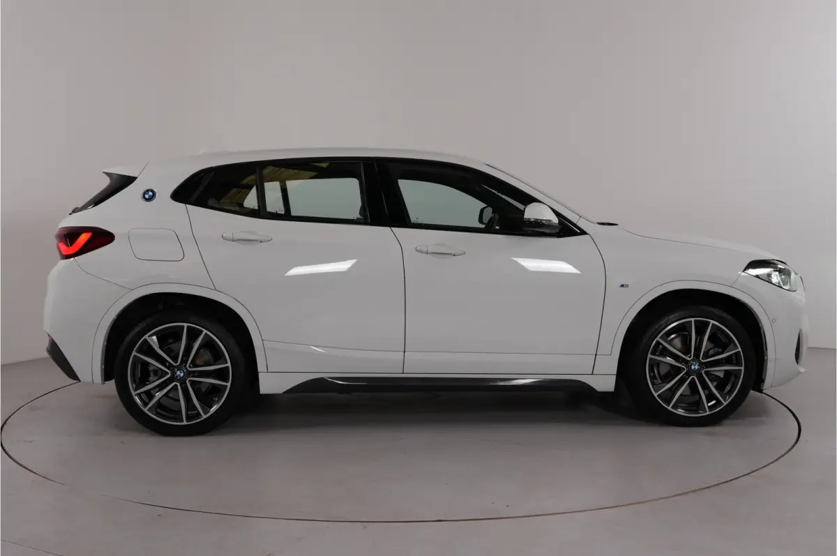 xDrive25e High Executive 220 pk PHEV | M-Sport | Trekhaak | Soh 94% | HUD | Adaptive Cruise | Camera | Stl. verw. |