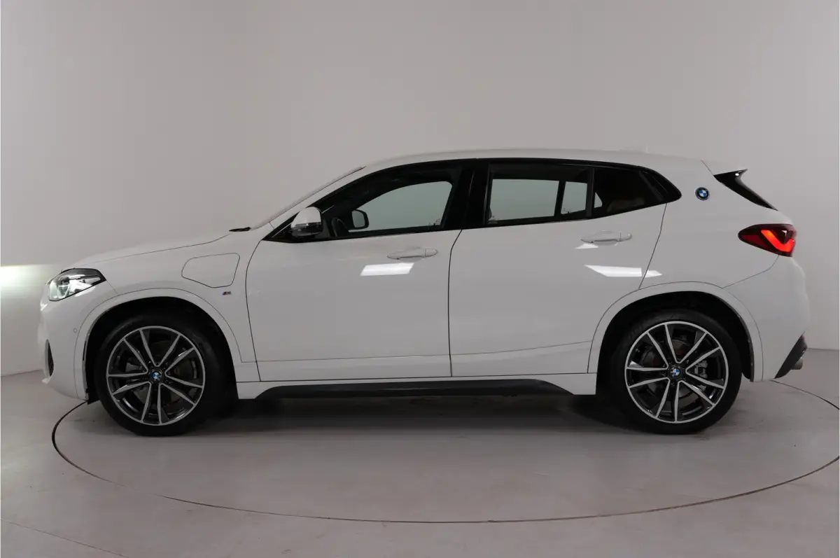 xDrive25e High Executive 220 pk PHEV | M-Sport | Trekhaak | Soh 94% | HUD | Adaptive Cruise | Camera | Stl. verw. |