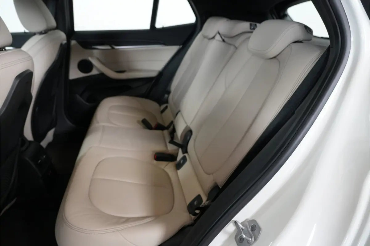 xDrive25e High Executive 220 pk PHEV | M-Sport | Trekhaak | Soh 94% | HUD | Adaptive Cruise | Camera | Stl. verw. |