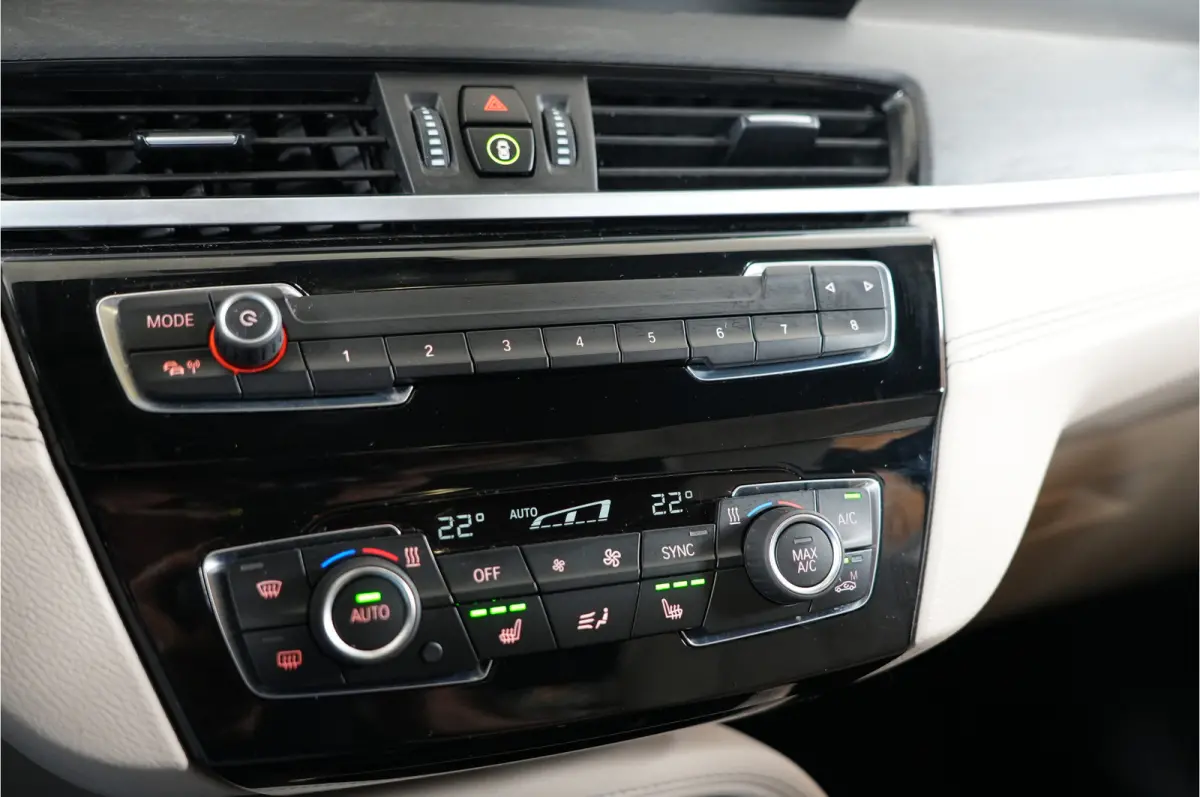 xDrive25e High Executive 220 pk PHEV | M-Sport | Trekhaak | Soh 94% | HUD | Adaptive Cruise | Camera | Stl. verw. |
